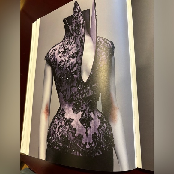 Alexander McQueen Savage Beauty 2011 Coffee Table Book - Picture 6 of 12